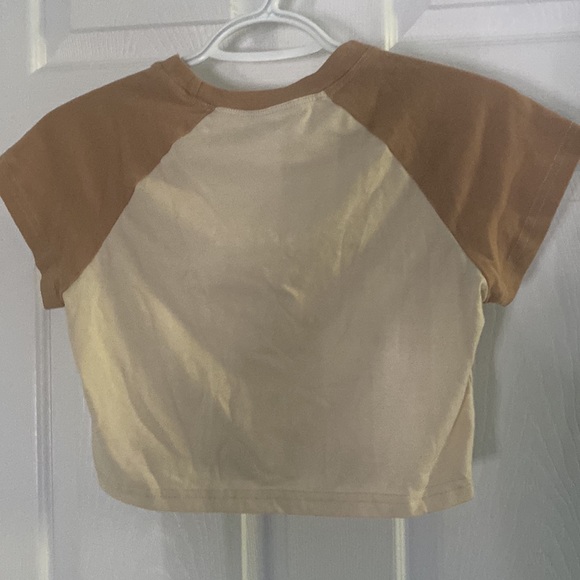 SHEIN cropped tee - Picture 2 of 3